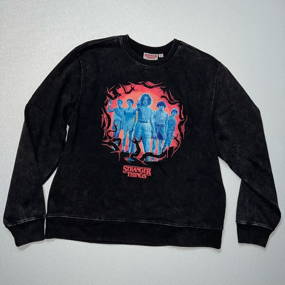 Stranger Things Juniors Crew Neck Sweater Black Size 2X NWOT - Picture 3 of 8